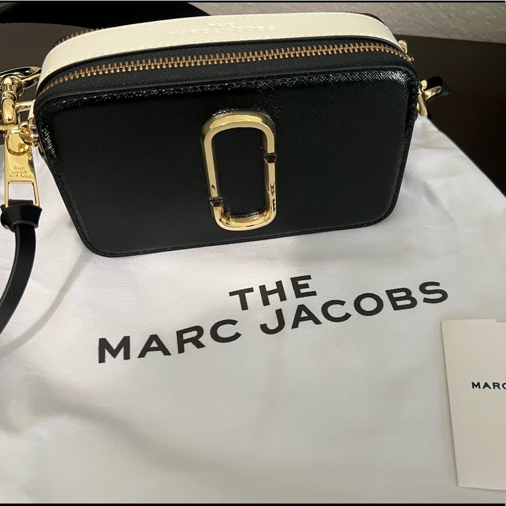 The Marc Jacobs Snapshot Camera Bag